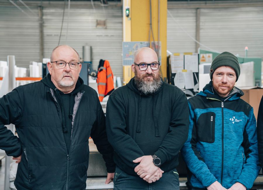 L'expertise du marché — l'équipe Senso Pur dans l'atelier de Vaulx-Milieu
